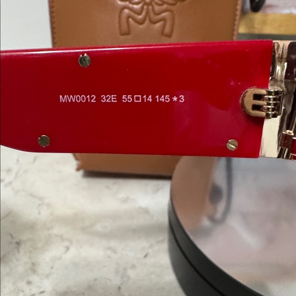 MCM NWT Sunglasses Full inclusion with leather crossbody bag and cleaning cloth - Picture 5 of 6